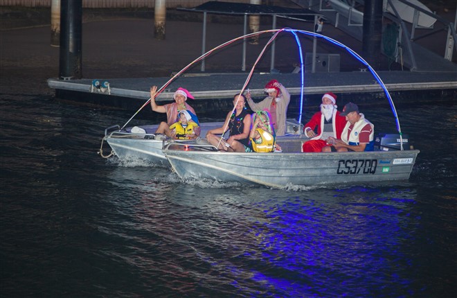 mooloolaba yacht club christmas boat parade